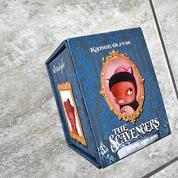 Kathie Olivas blind box figure The Scavengers Aubrie - Picture 4 of 4